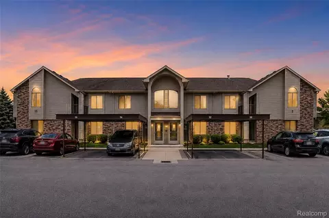 42764 Lilley Pointe Dr #165, Canton, MI 48187