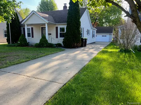 125 S Biggs St, Belleville, MI 48111