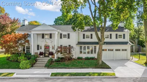 380 Kimberley Rd, Birmingham, MI 48009