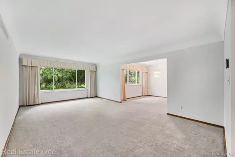 Living - 3888 Boulder Dr, Troy, MI 48084 photo 2 of 6