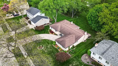 View/Area - 3888 Boulder Dr, Troy, MI 48084 photo 3 of 5