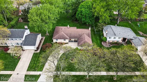 View/Area - 3888 Boulder Dr, Troy, MI 48084 photo 1 of 5