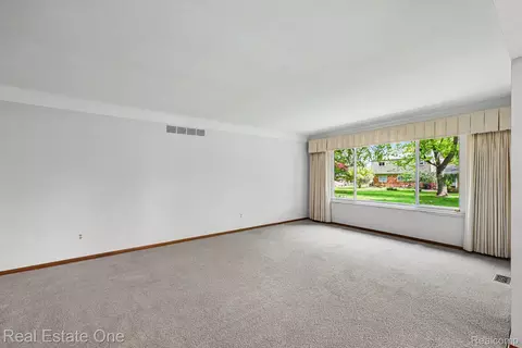 Living - 3888 Boulder Dr, Troy, MI 48084 photo 3 of 6