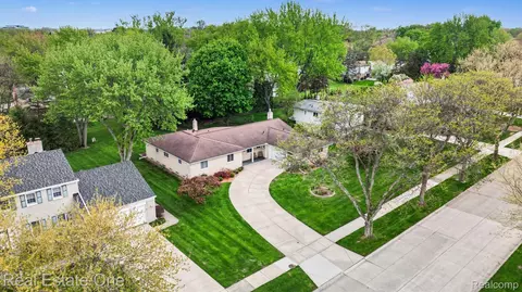 View/Area - 3888 Boulder Dr, Troy, MI 48084 photo 2 of 5
