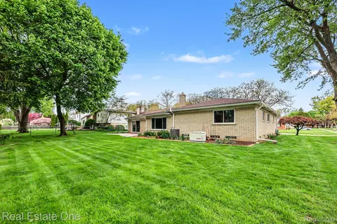 Exterior - 3888 Boulder Dr, Troy, MI 48084 photo 3 of 4