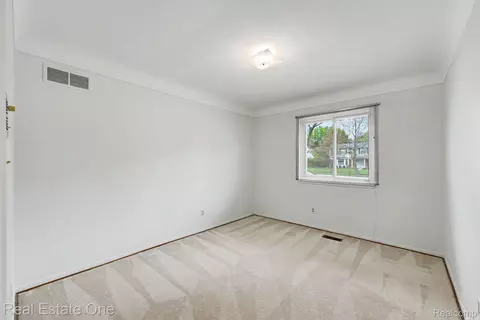 Bedroom - 3888 Boulder Dr, Troy, MI 48084 photo 8 of 8