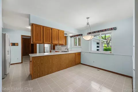 Kitchen - 3888 Boulder Dr, Troy, MI 48084 photo 1 of 4
