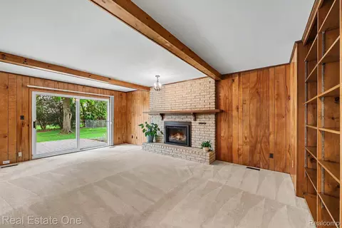 Living - 3888 Boulder Dr, Troy, MI 48084 photo 5 of 6