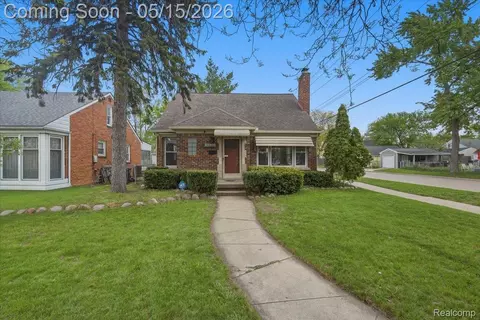 23200 Forest St, Oak Park, MI 48237