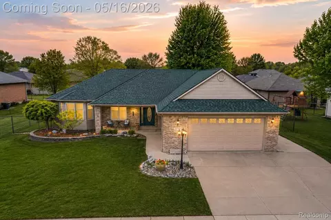 22280 John Deere Ln, Macomb, MI 48044