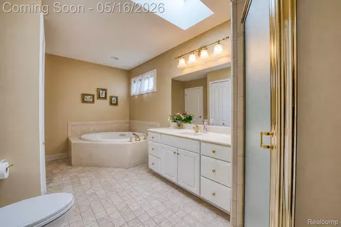 Bath - 22280 John Deere Ln, Macomb, MI 48044 photo 3 of 5