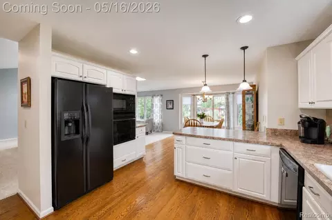 Kitchen - 22280 John Deere Ln, Macomb, MI 48044 photo 5 of 5