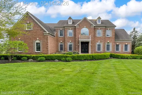 3806 S Shoreline Dr, Milford, MI 48381