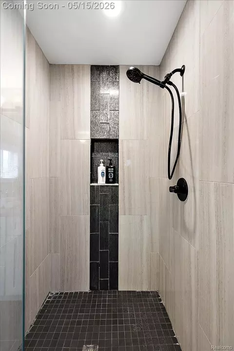 Bath - 46930 Riverpark E, Macomb, MI 48044 photo 9 of 16