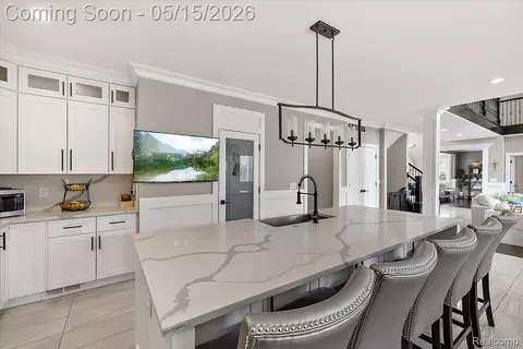 Kitchen - 46930 Riverpark E, Macomb, MI 48044 photo 4 of 6