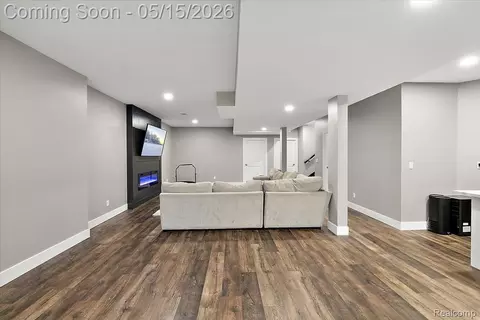 Living - 46930 Riverpark E, Macomb, MI 48044 photo 4 of 4