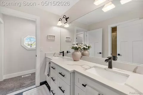 Bath - 46930 Riverpark E, Macomb, MI 48044 photo 11 of 16