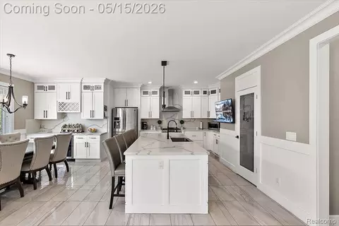 Kitchen - 46930 Riverpark E, Macomb, MI 48044 photo 1 of 6