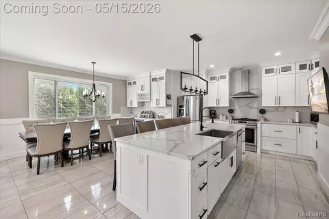 Kitchen - 46930 Riverpark E, Macomb, MI 48044 photo 2 of 6