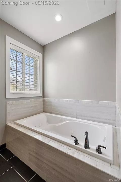Bath - 46930 Riverpark E, Macomb, MI 48044 photo 3 of 16