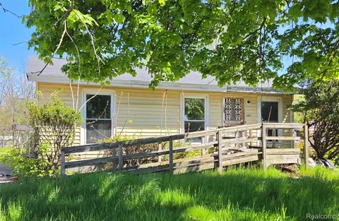 2421 Janes Ave, Saginaw, MI 48601