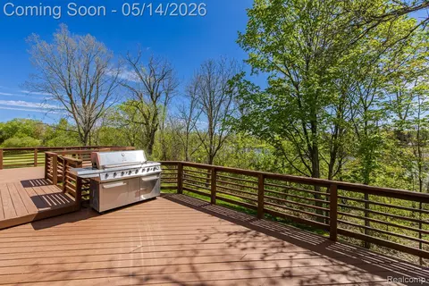 Exterior - 6357 Golf View Dr, Independence, MI 48346 photo 8 of 13