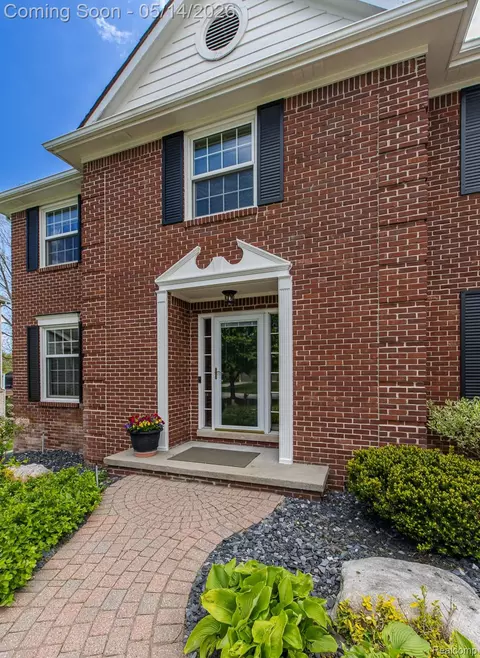 Exterior - 6357 Golf View Dr, Independence, MI 48346 photo 3 of 13