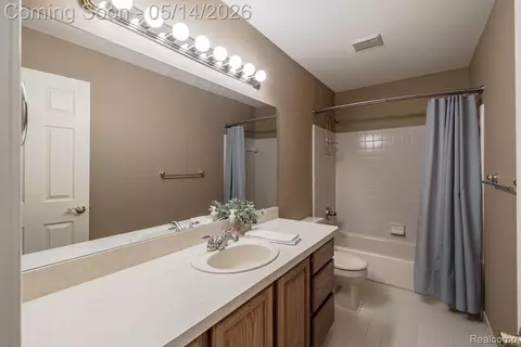 Bath - 6357 Golf View Dr, Independence, MI 48346 photo 2 of 6