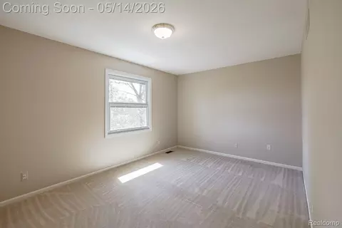 Bedroom - 6357 Golf View Dr, Independence, MI 48346 photo 5 of 8