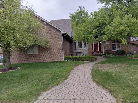 15507 White Oak, Fraser, MI 48026