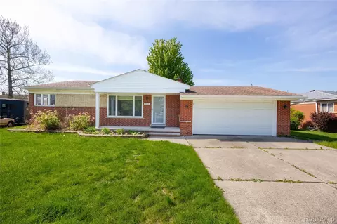 5646 Cambourne Rd, Dearborn Heights, MI 48127