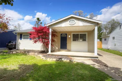 1330 Redleaf Ln, Ypsilanti, MI 48198