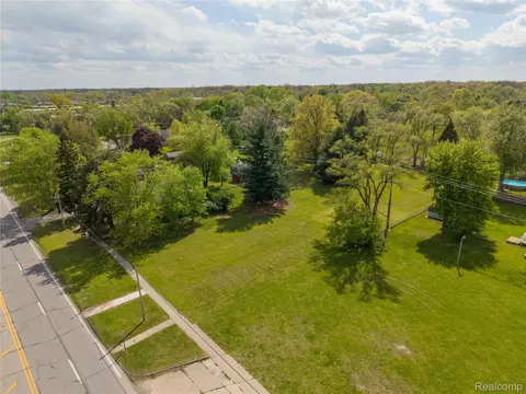 View/Area - 9282 Wayne Rd, Romulus, MI 48174 photo 6 of 14