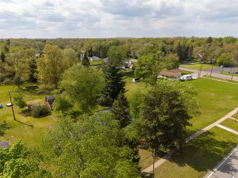 View/Area - 9282 Wayne Rd, Romulus, MI 48174 photo 7 of 14