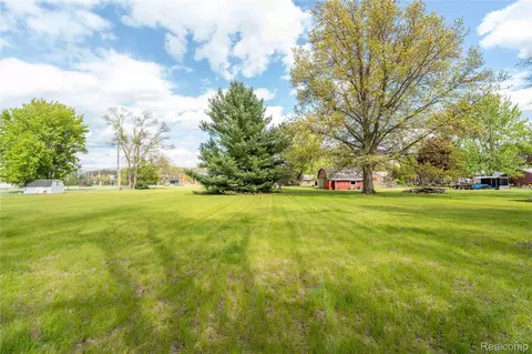 Exterior - 9282 Wayne Rd, Romulus, MI 48174 photo 7 of 7