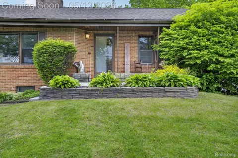 Exterior - 1209 Beatrice St, Flushing, MI 48433 photo 1 of 3