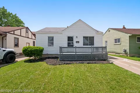 25515 Culver St, Saint Clair Shores, MI 48081