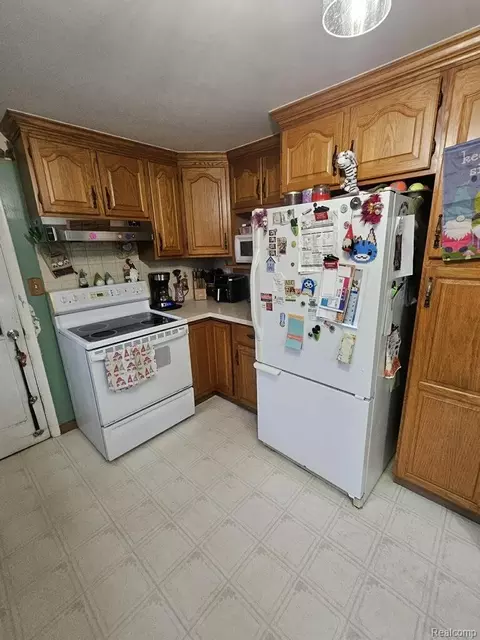 Kitchen - 2147 Kent Dr, Davison, MI 48423 photo 1 of 3
