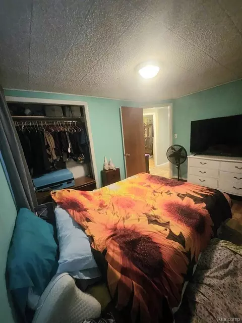 Bedroom - 2147 Kent Dr, Davison, MI 48423 photo 1 of 4