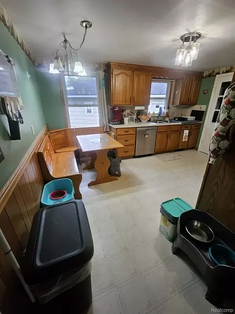 Entry Way - 2147 Kent Dr, Davison, MI 48423 photo 1 of 4