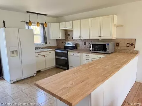 Kitchen - 3579 Miller Rd, Mussey, MI 48014 photo 1 of 2