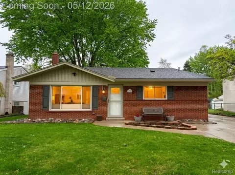 35960 Carlisle St, Clinton Township, MI 48035