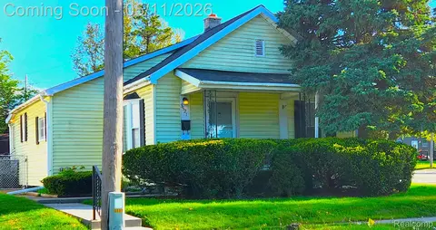 3521 Whitney Ave, Flint, MI 48503
