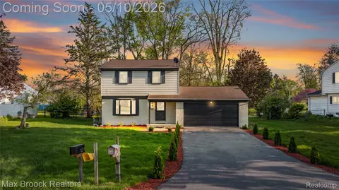 1874 Hopkins Dr, Wixom, MI 48393