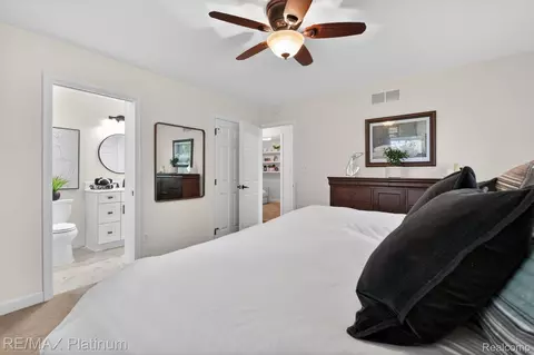 Bedroom - 139 Edgemont Dr, Howell, MI 48855 photo 1 of 7