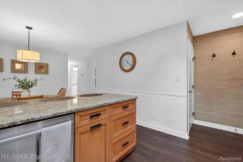 Entry Way - 139 Edgemont Dr, Howell, MI 48855 photo 2 of 4