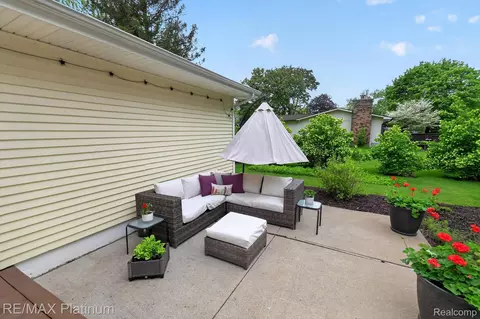 Exterior - 139 Edgemont Dr, Howell, MI 48855 photo 7 of 12