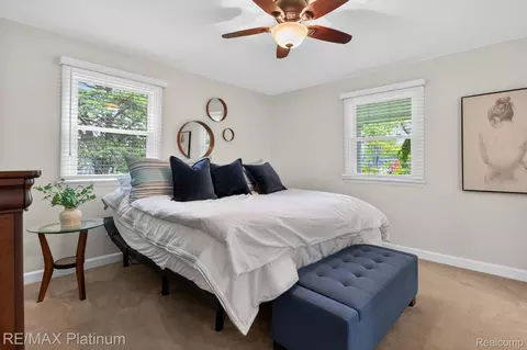 Bedroom - 139 Edgemont Dr, Howell, MI 48855 photo 3 of 7