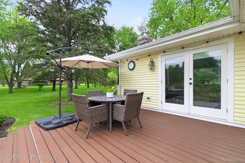 Exterior - 139 Edgemont Dr, Howell, MI 48855 photo 5 of 12