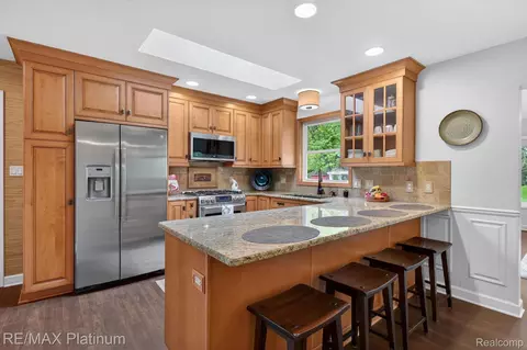 Kitchen - 139 Edgemont Dr, Howell, MI 48855 photo 1 of 5